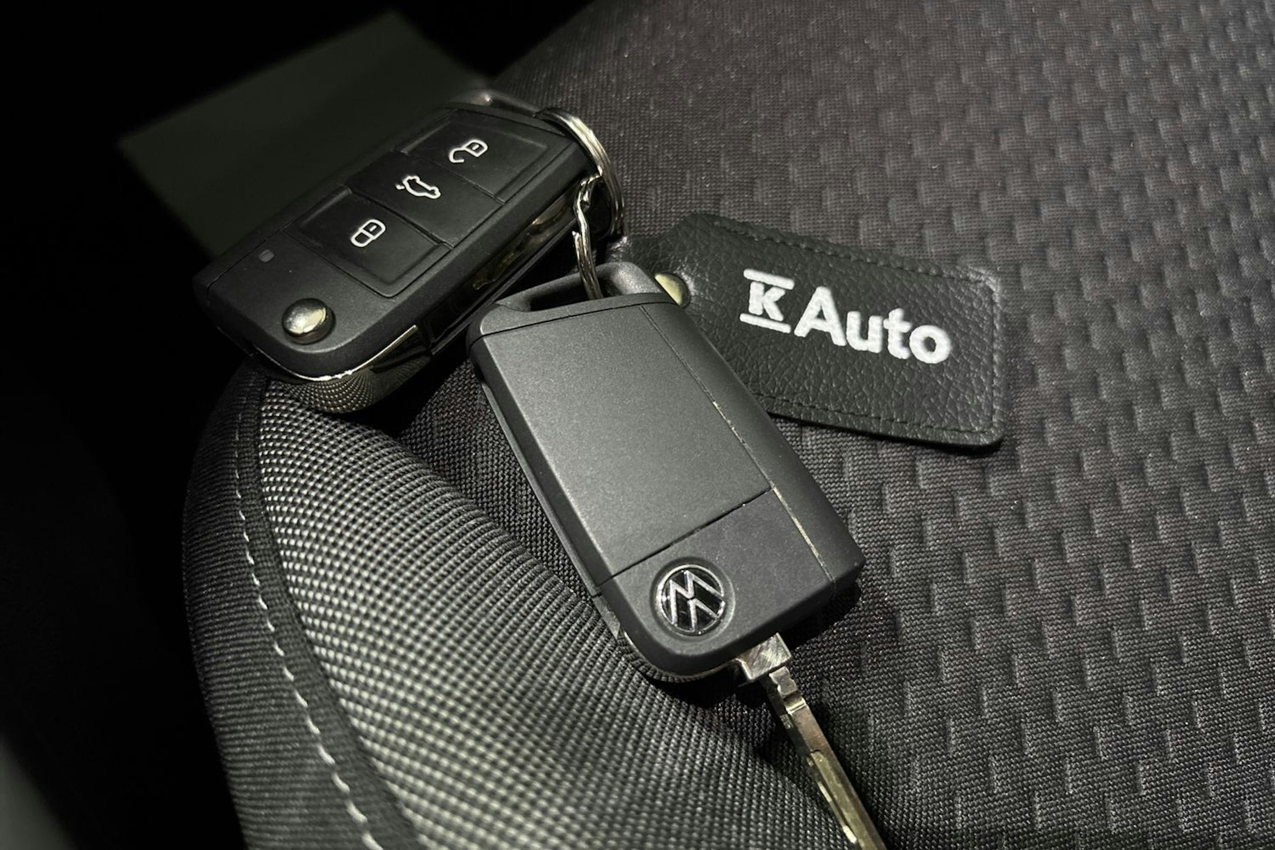 harmaa Volkswagen Taigo 2023 kuva 24.