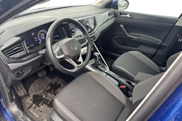 sininen Volkswagen Taigo 2023 kuva 3.