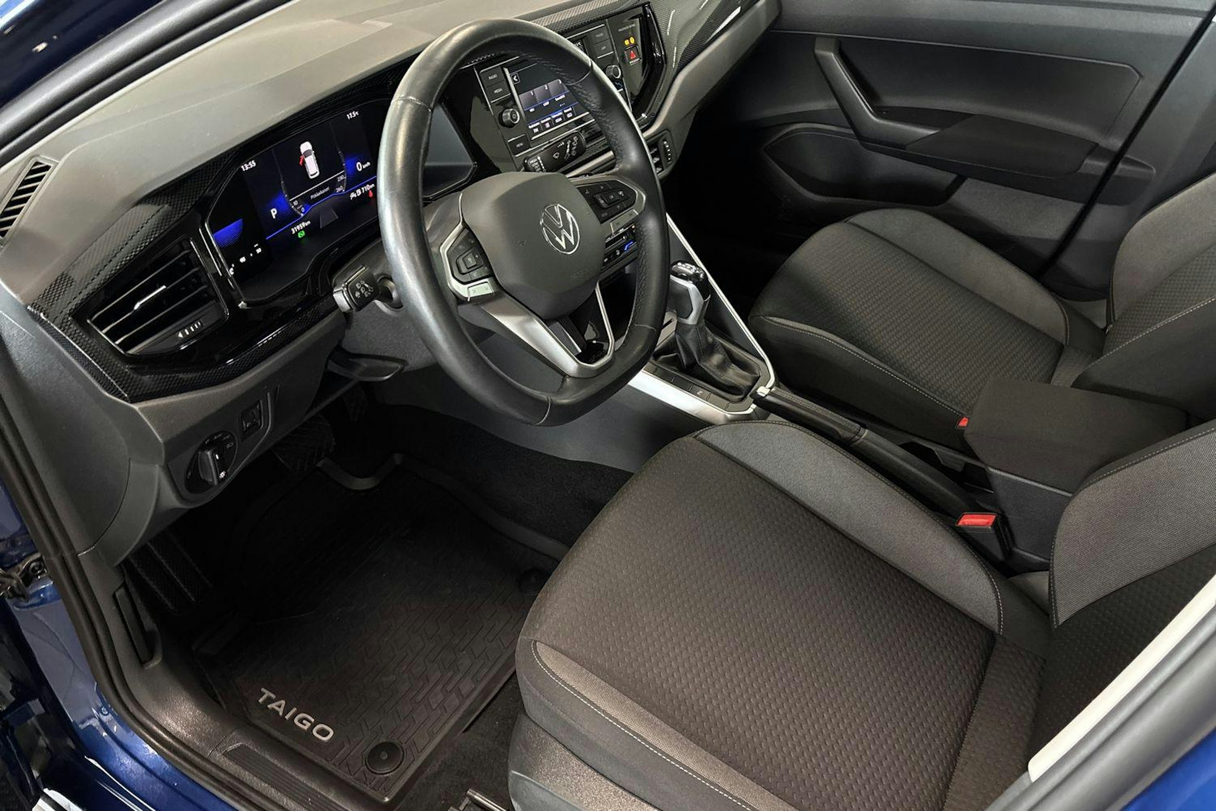 sininen Volkswagen Taigo 2023 kuva 6.