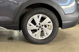 Harmaa Volkswagen TAIGO 2023 kuva 10.