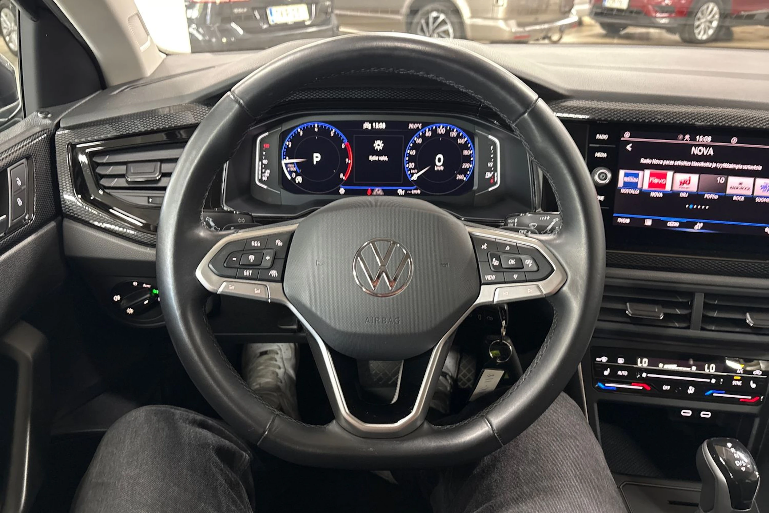 Harmaa Volkswagen TAIGO 2023 kuva 11.