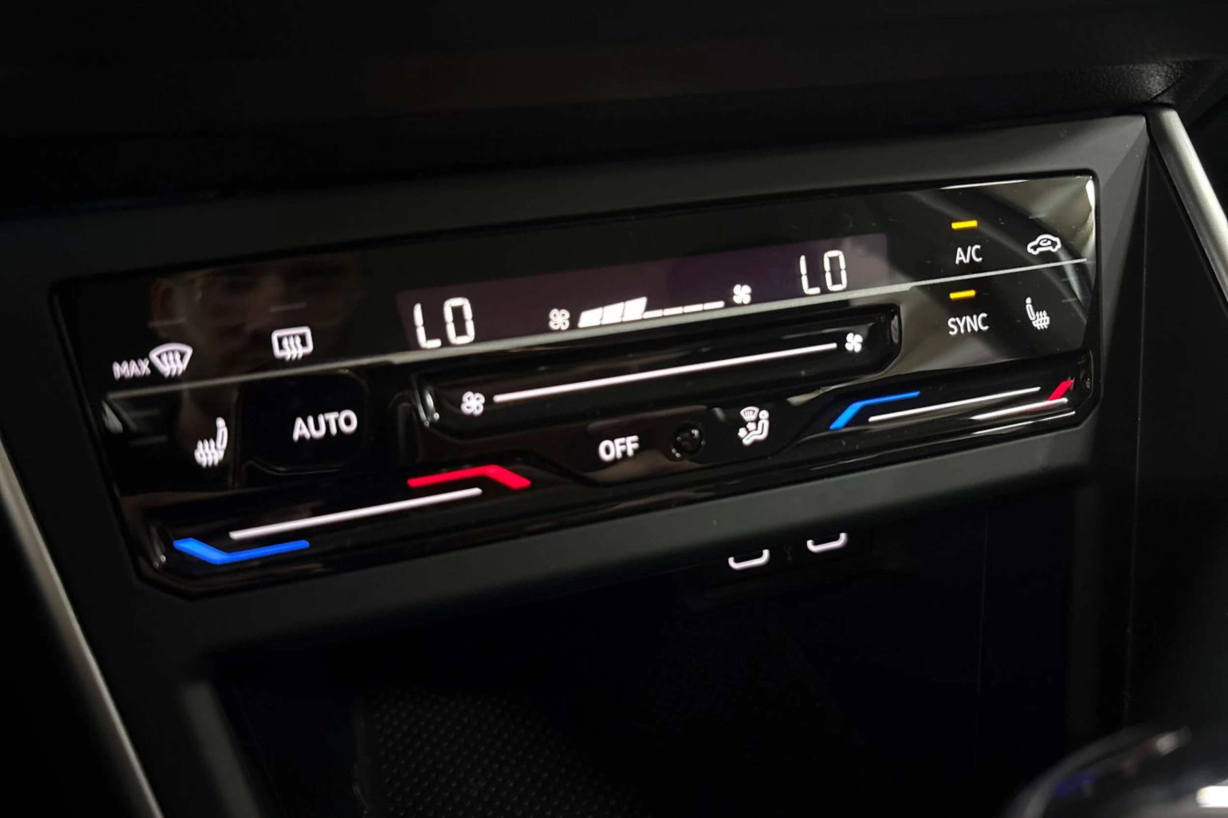 Harmaa Volkswagen TAIGO 2023 kuva 17.