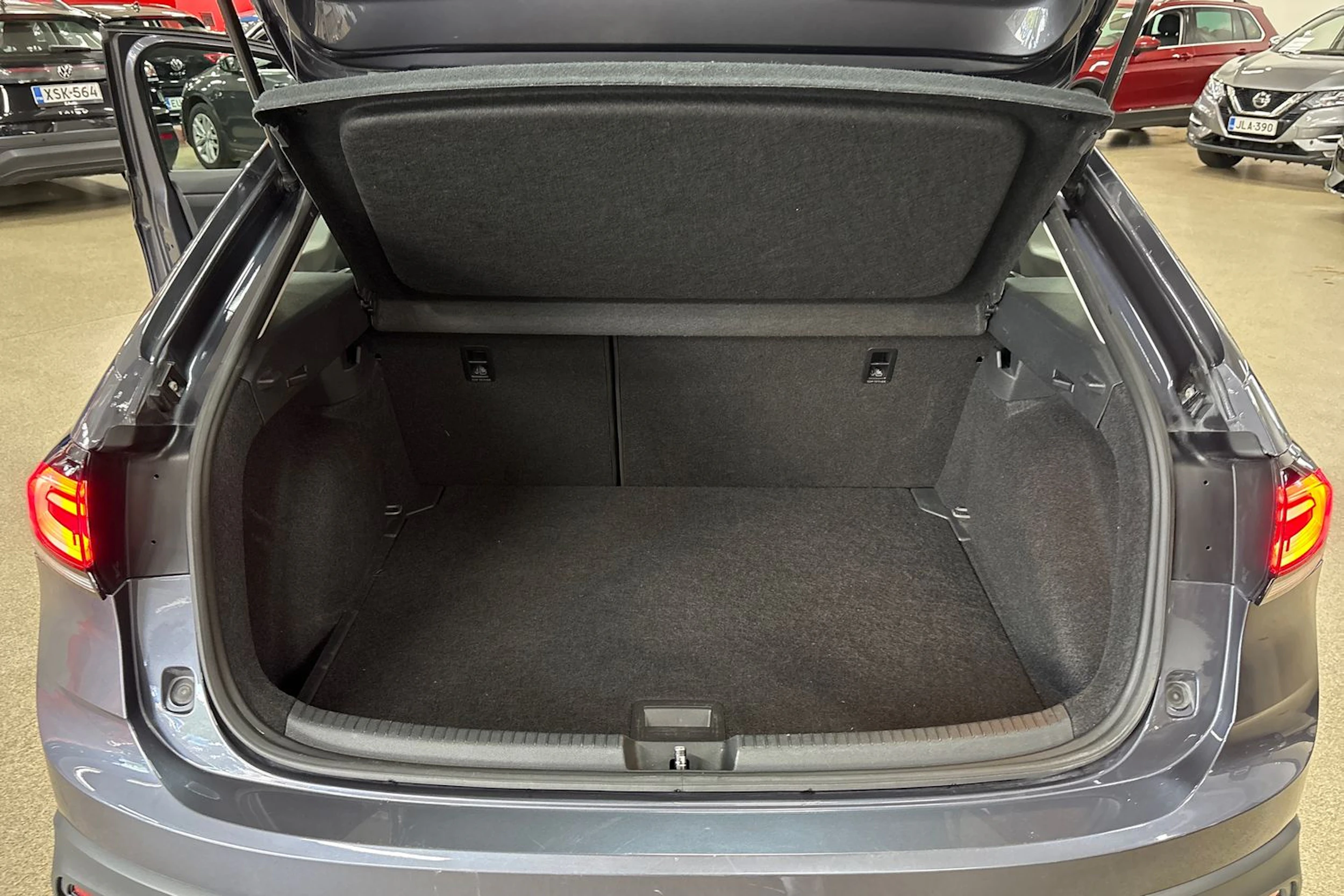 Harmaa Volkswagen TAIGO 2023 kuva 20.
