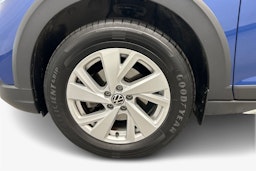 sininen Volkswagen Taigo 2023 kuva 8.