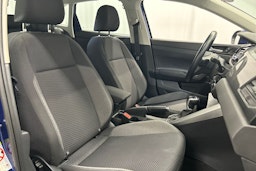 sininen Volkswagen Taigo 2023 kuva 11.