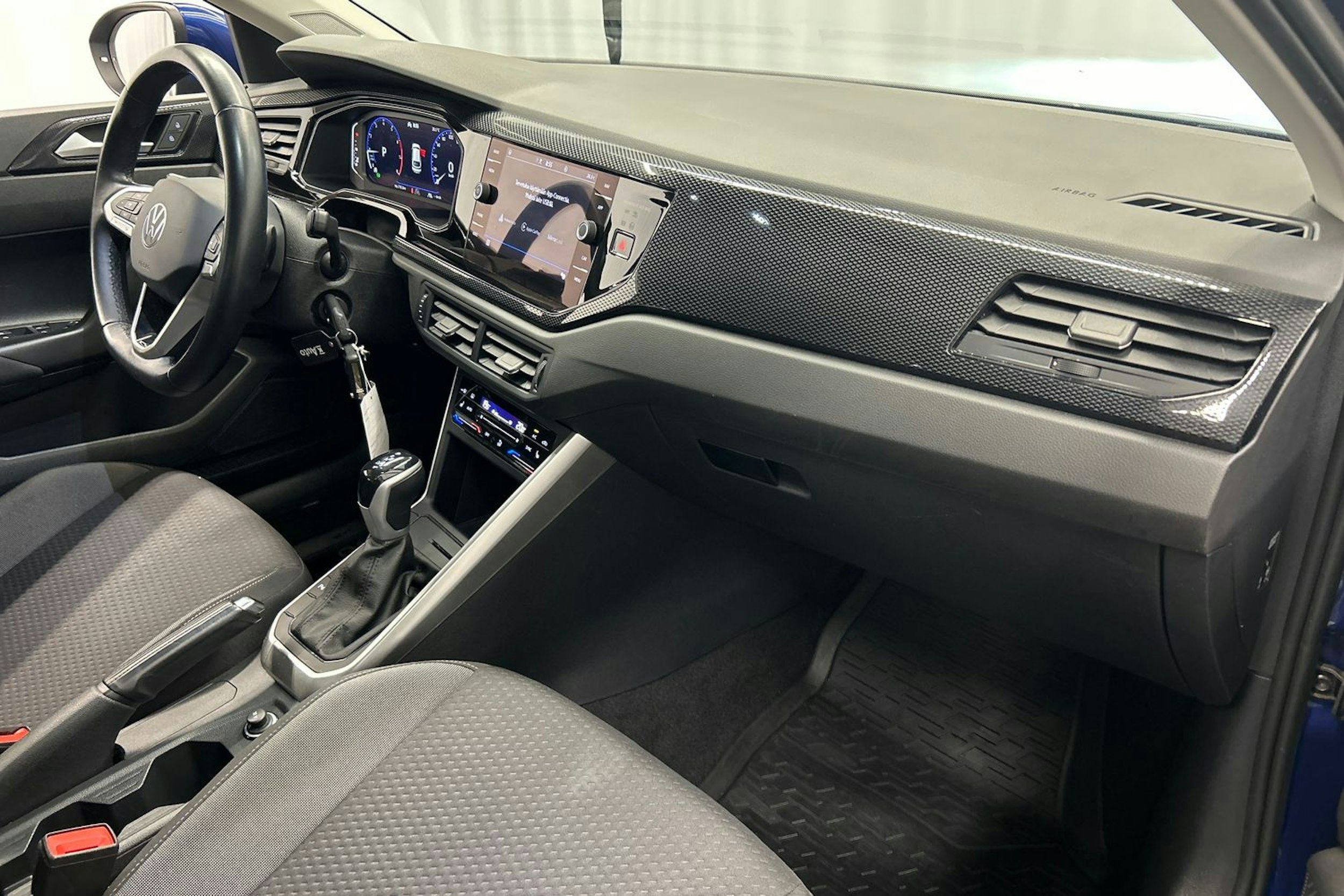sininen Volkswagen Taigo 2023 kuva 12.