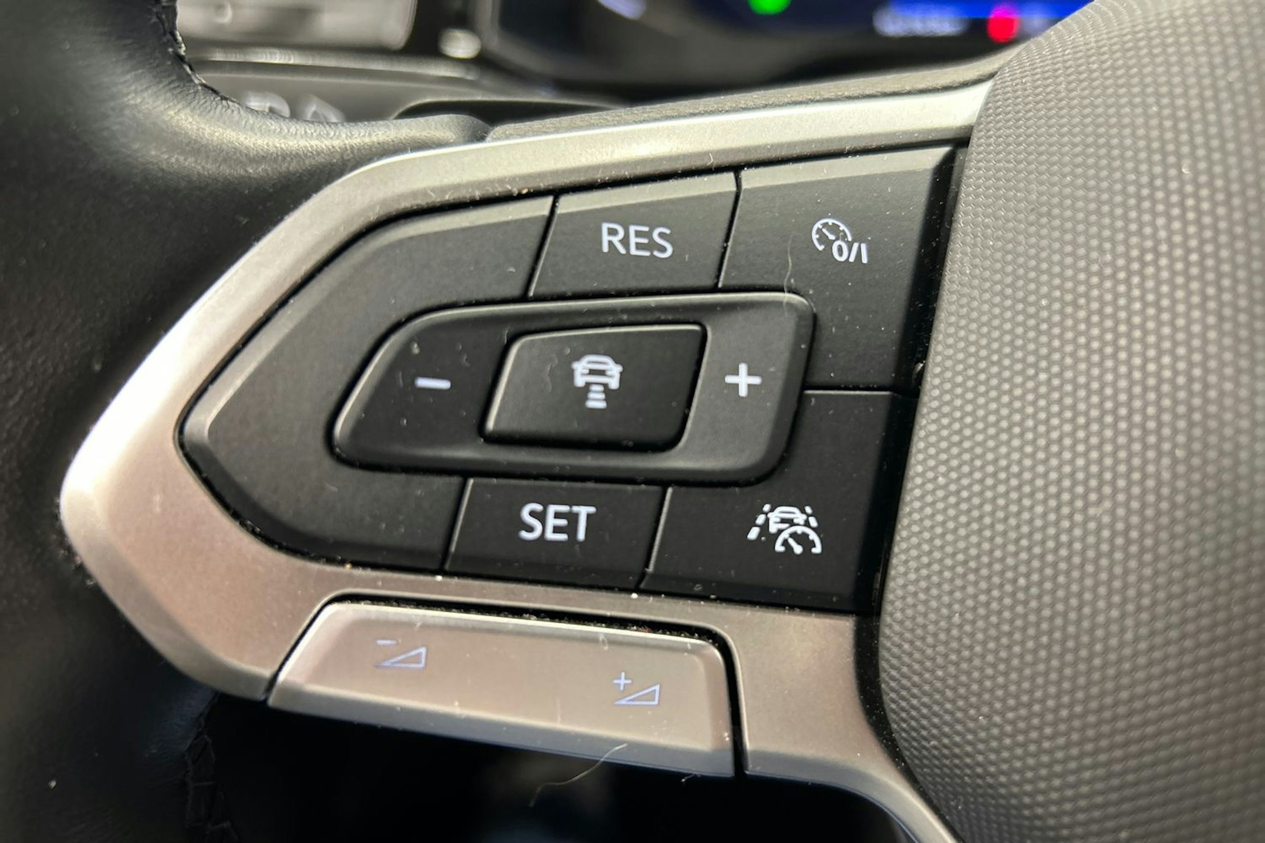 sininen Volkswagen Taigo 2023 kuva 15.