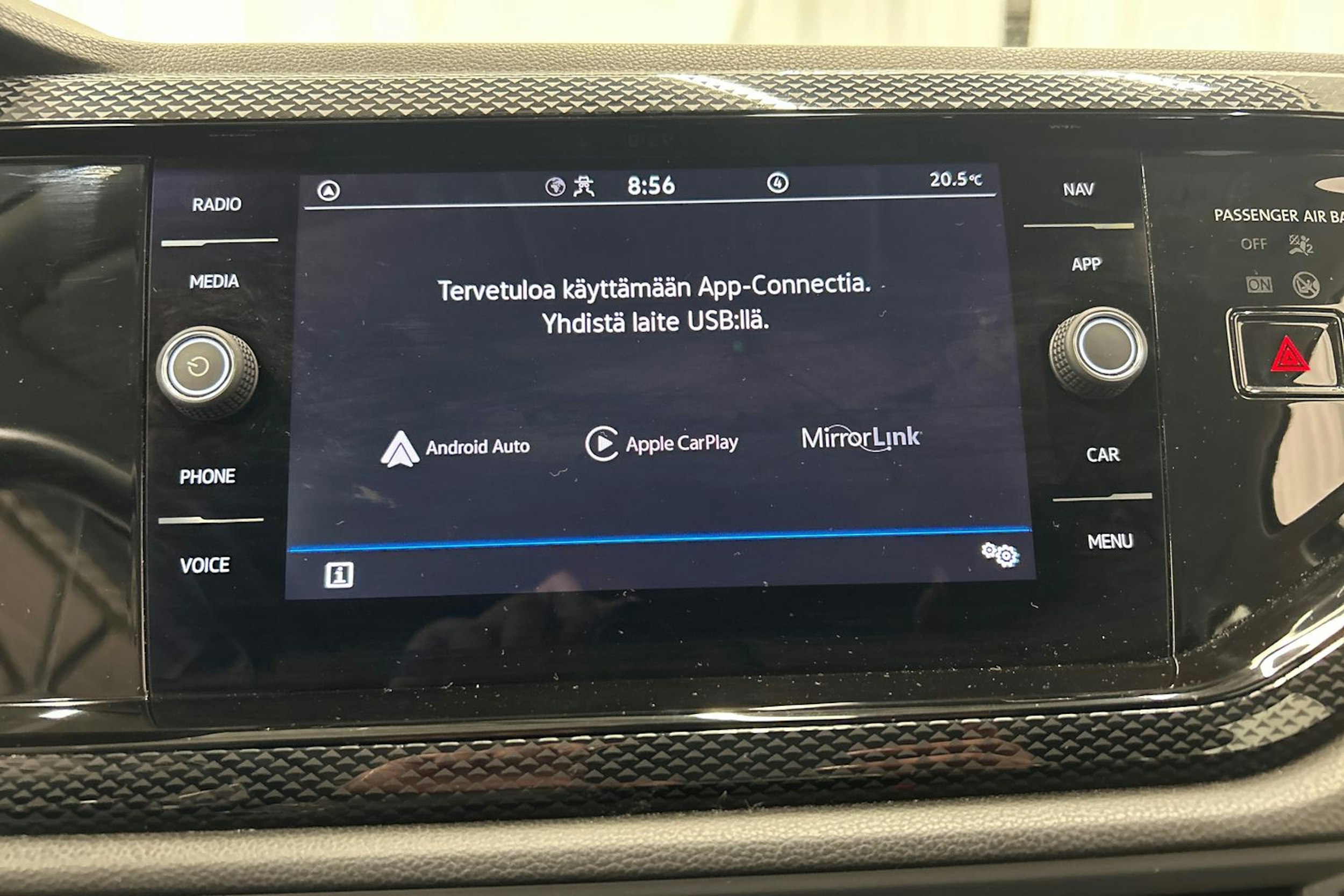 sininen Volkswagen Taigo 2023 kuva 18.