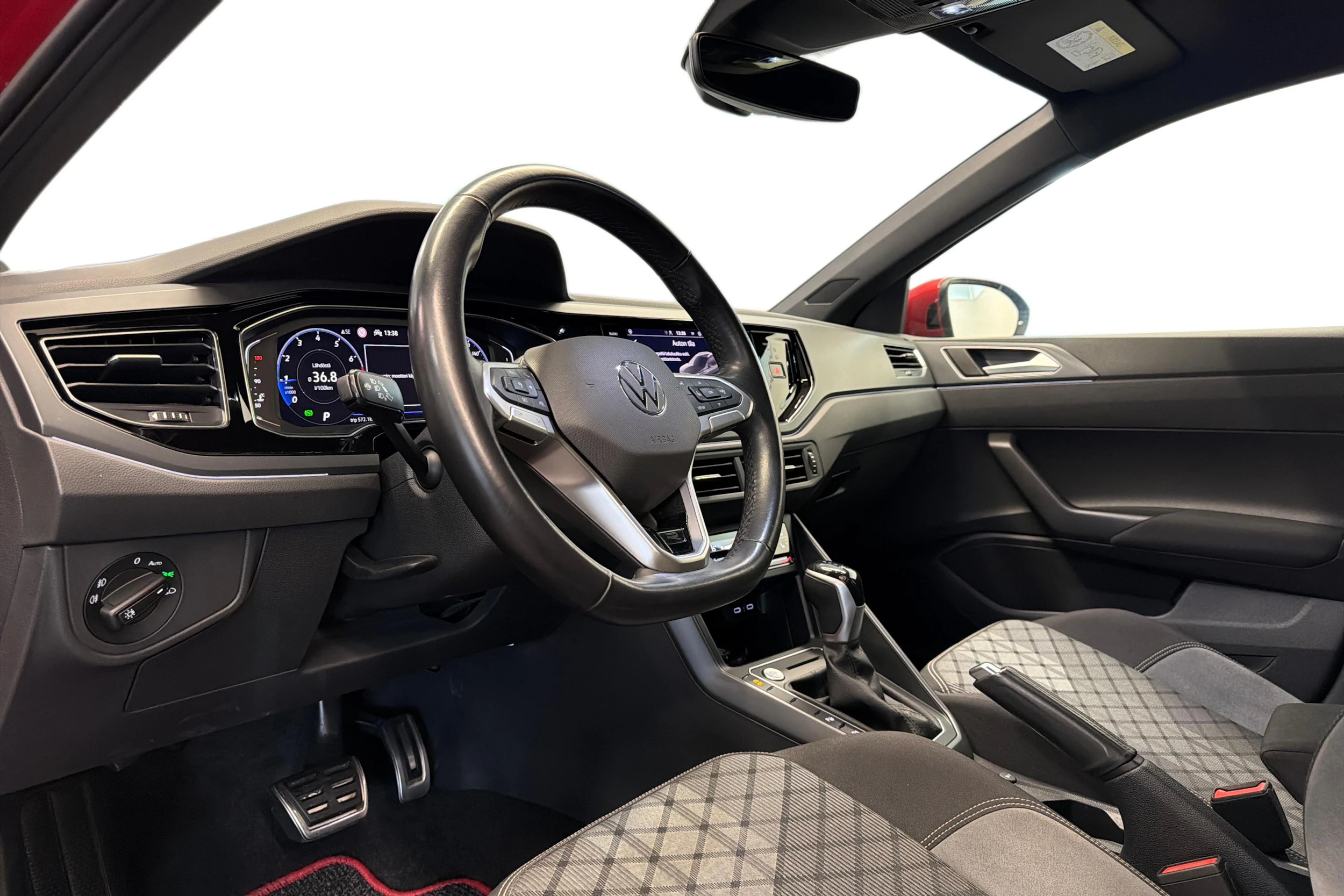 punainen Volkswagen Taigo 2023 kuva 6.