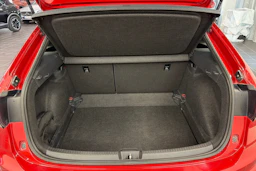 punainen Volkswagen Taigo 2023 kuva 11.