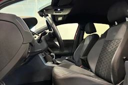 punainen Volkswagen Taigo 2023 kuva 12.