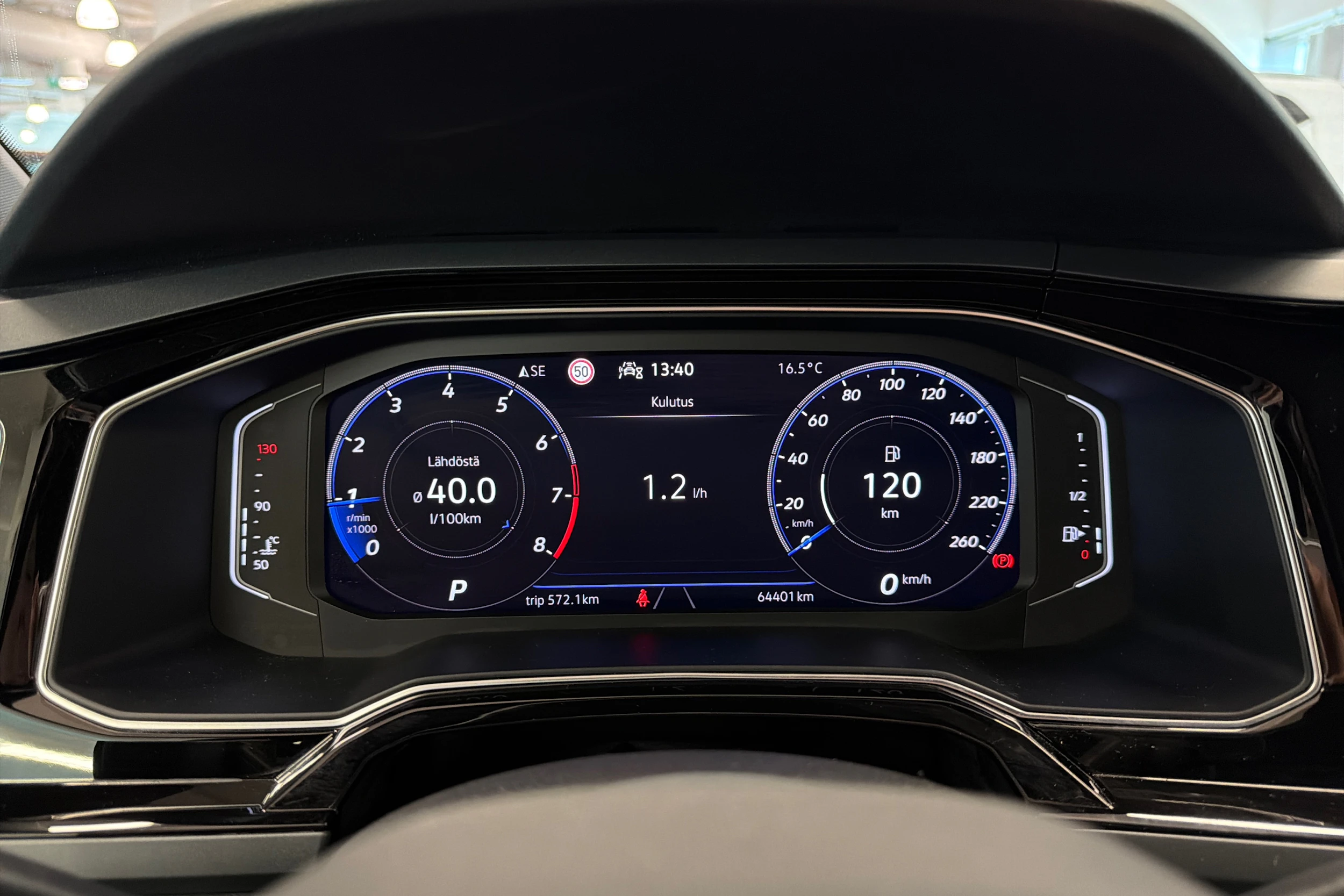 punainen Volkswagen Taigo 2023 kuva 16.