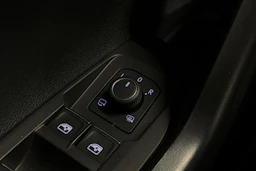 punainen Volkswagen Taigo 2023 kuva 27.