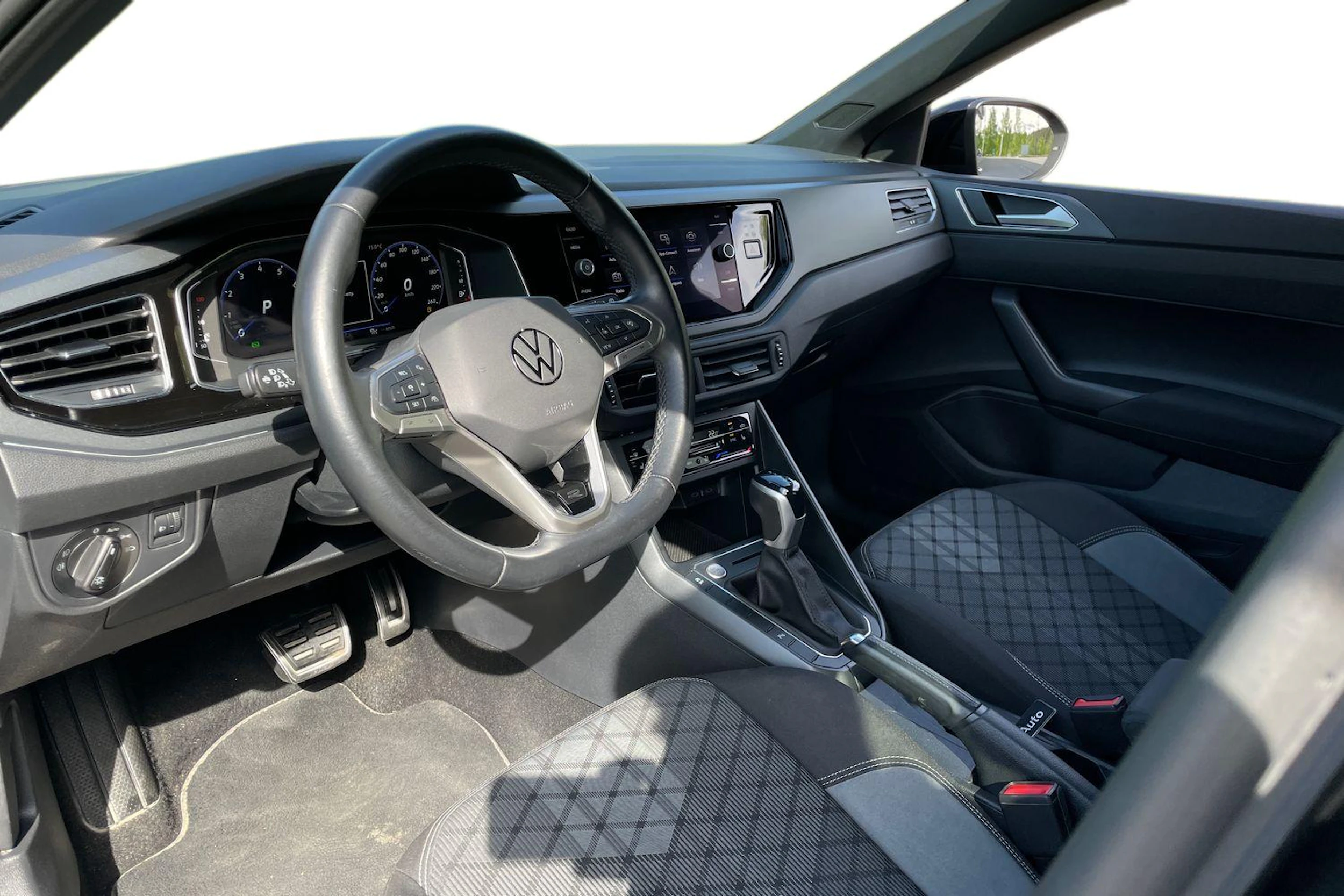 musta Volkswagen Taigo 2023 kuva 8.