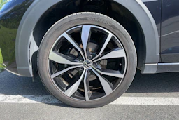 musta Volkswagen Taigo 2023 kuva 13.