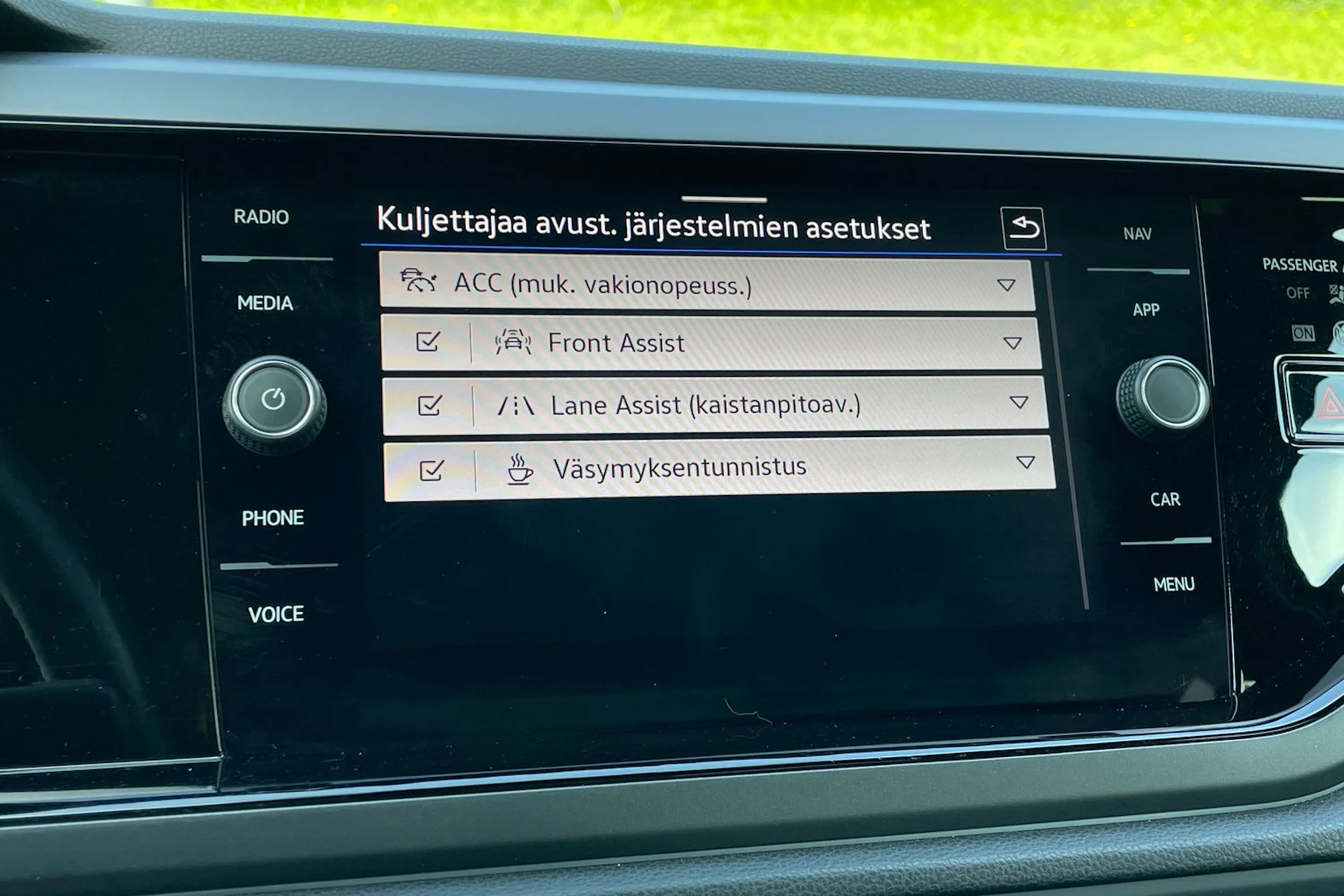 musta Volkswagen Taigo 2023 kuva 16.