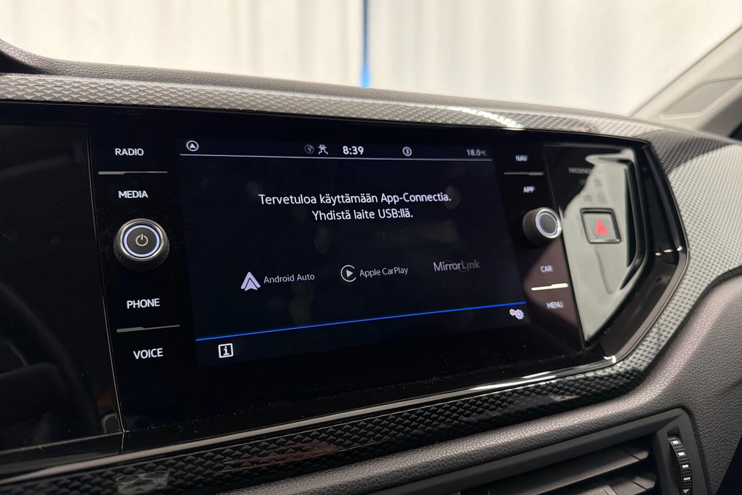 musta Volkswagen Taigo 2023 kuva 21.