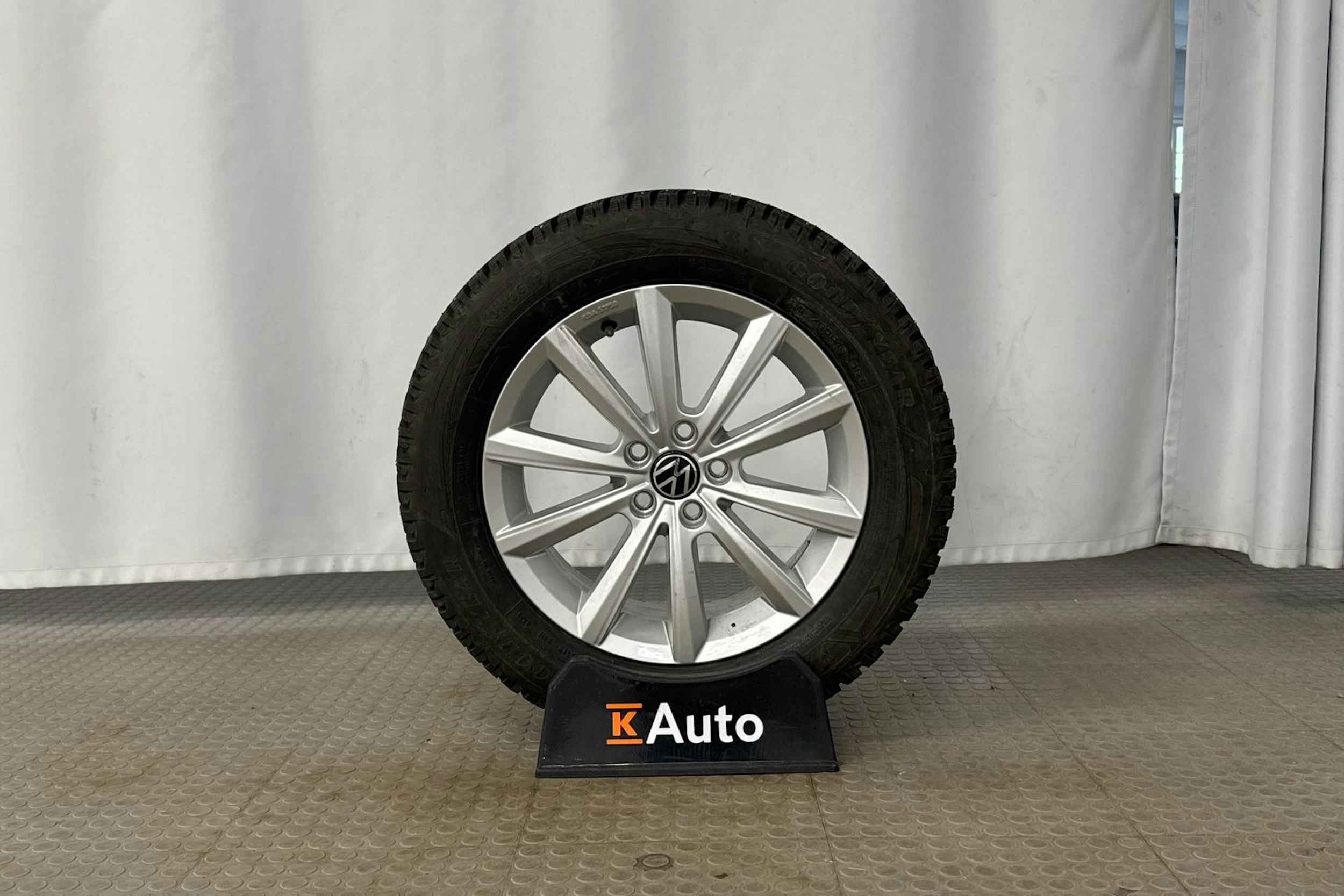 valkoinen Volkswagen Taigo 2023 kuva 13.