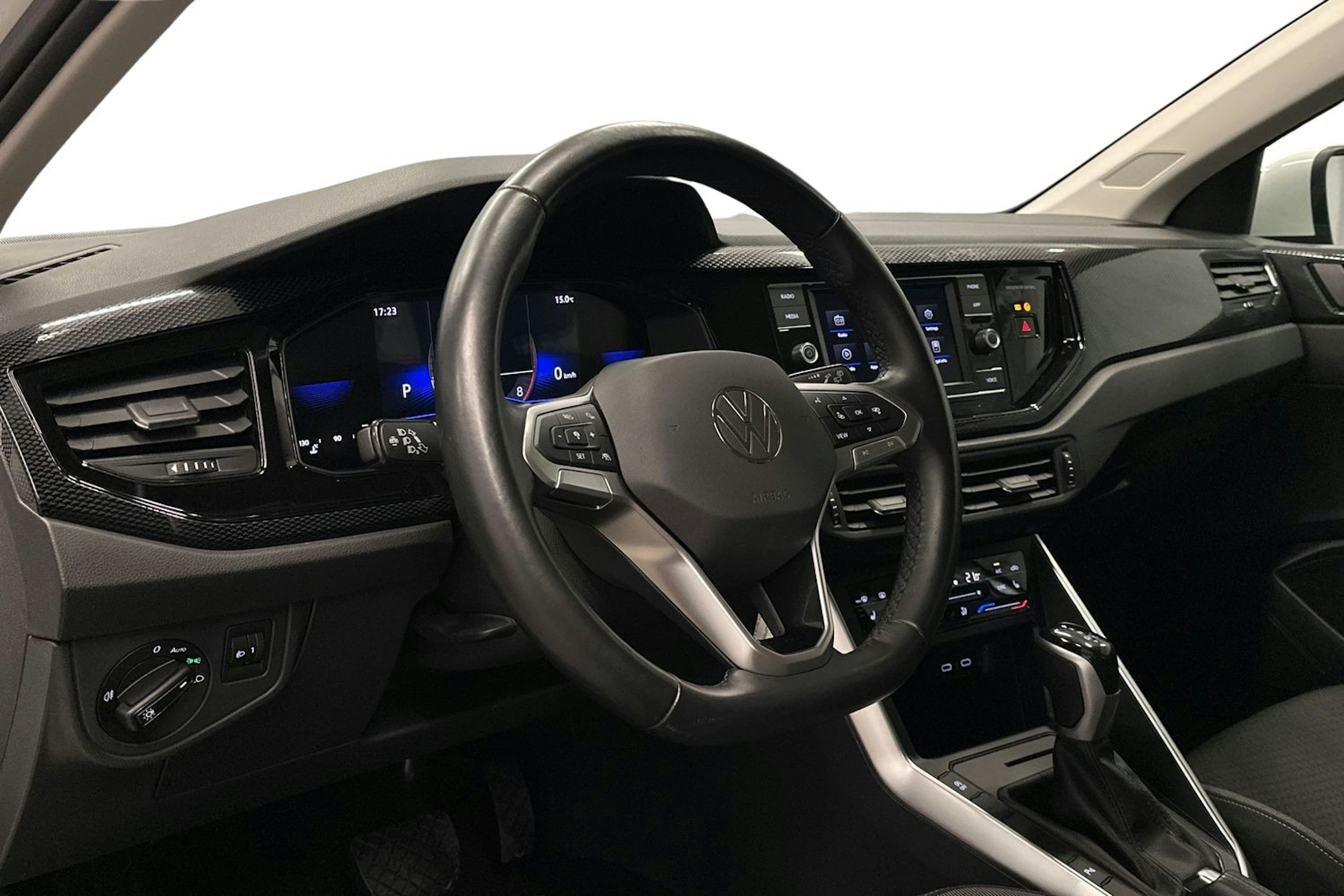valkoinen Volkswagen Taigo 2023 kuva 7.