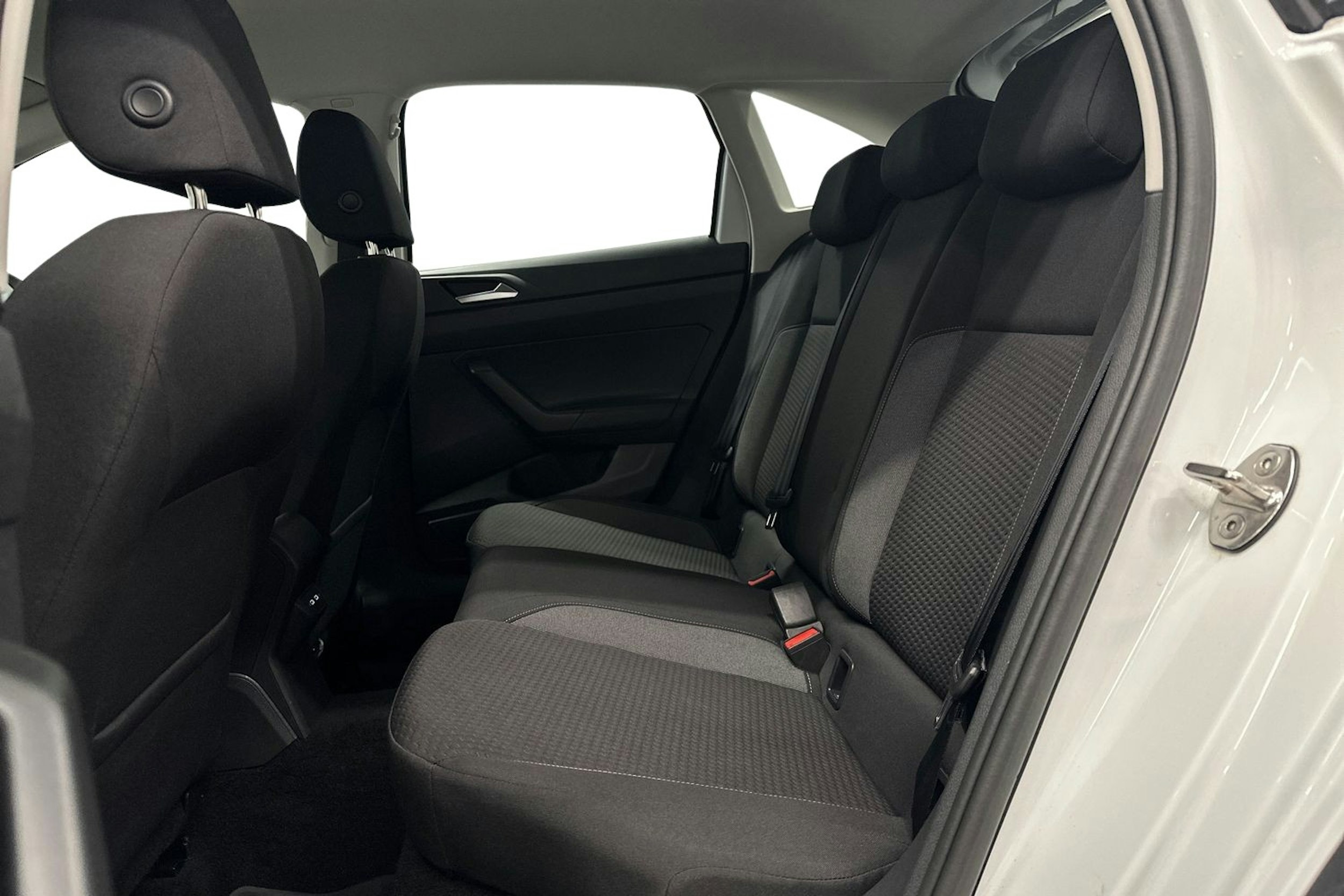 valkoinen Volkswagen Taigo 2023 kuva 10.