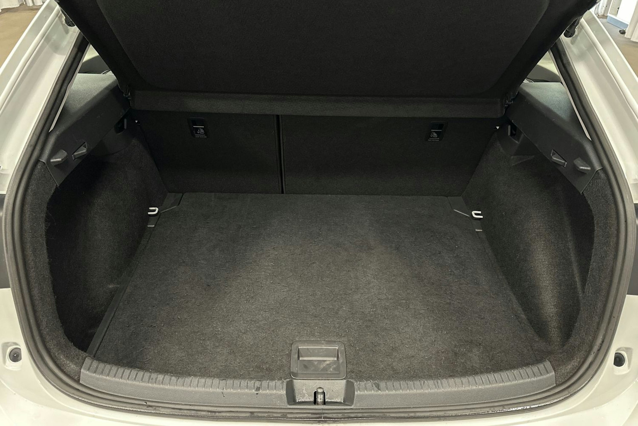valkoinen Volkswagen Taigo 2023 kuva 14.