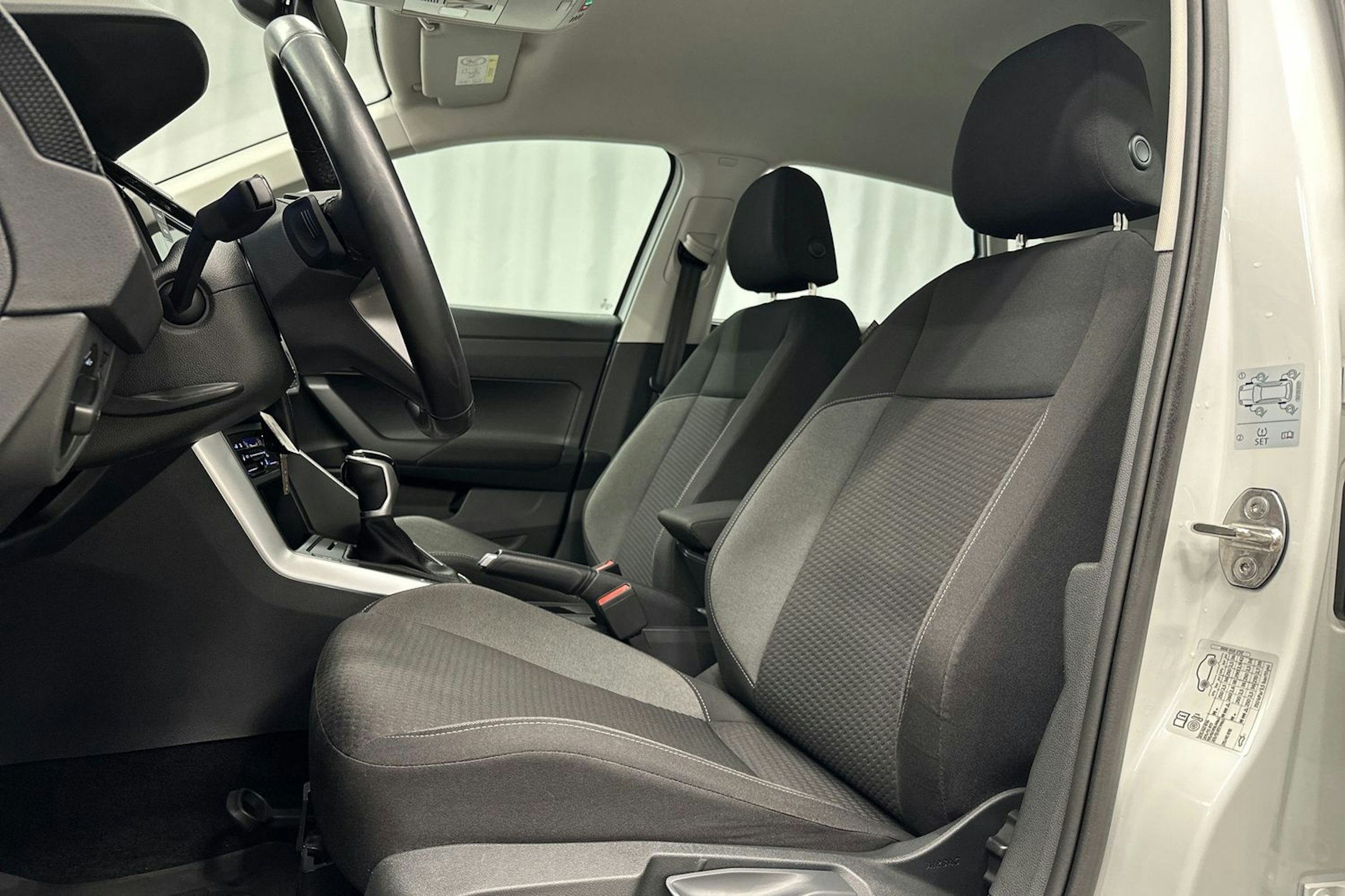 valkoinen Volkswagen Taigo 2023 kuva 16.