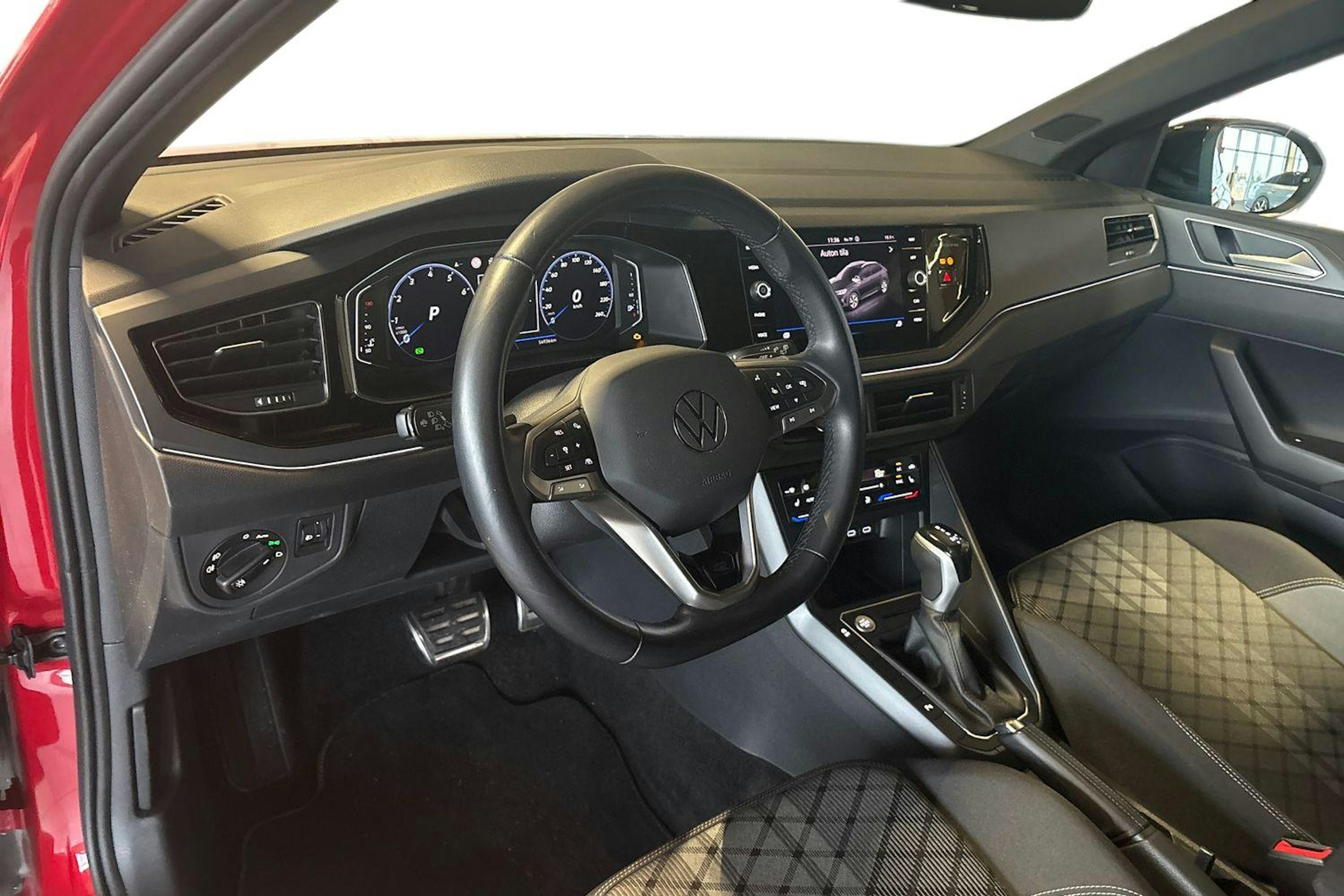 Punainen Volkswagen Taigo 2023 kuva 7.