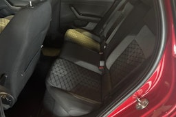 Punainen Volkswagen Taigo 2023 kuva 10.