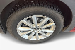 Punainen Volkswagen Taigo 2023 kuva 11.