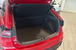 Punainen Volkswagen Taigo 2023 kuva 18.