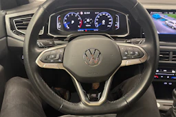 Punainen Volkswagen Taigo 2023 kuva 22.