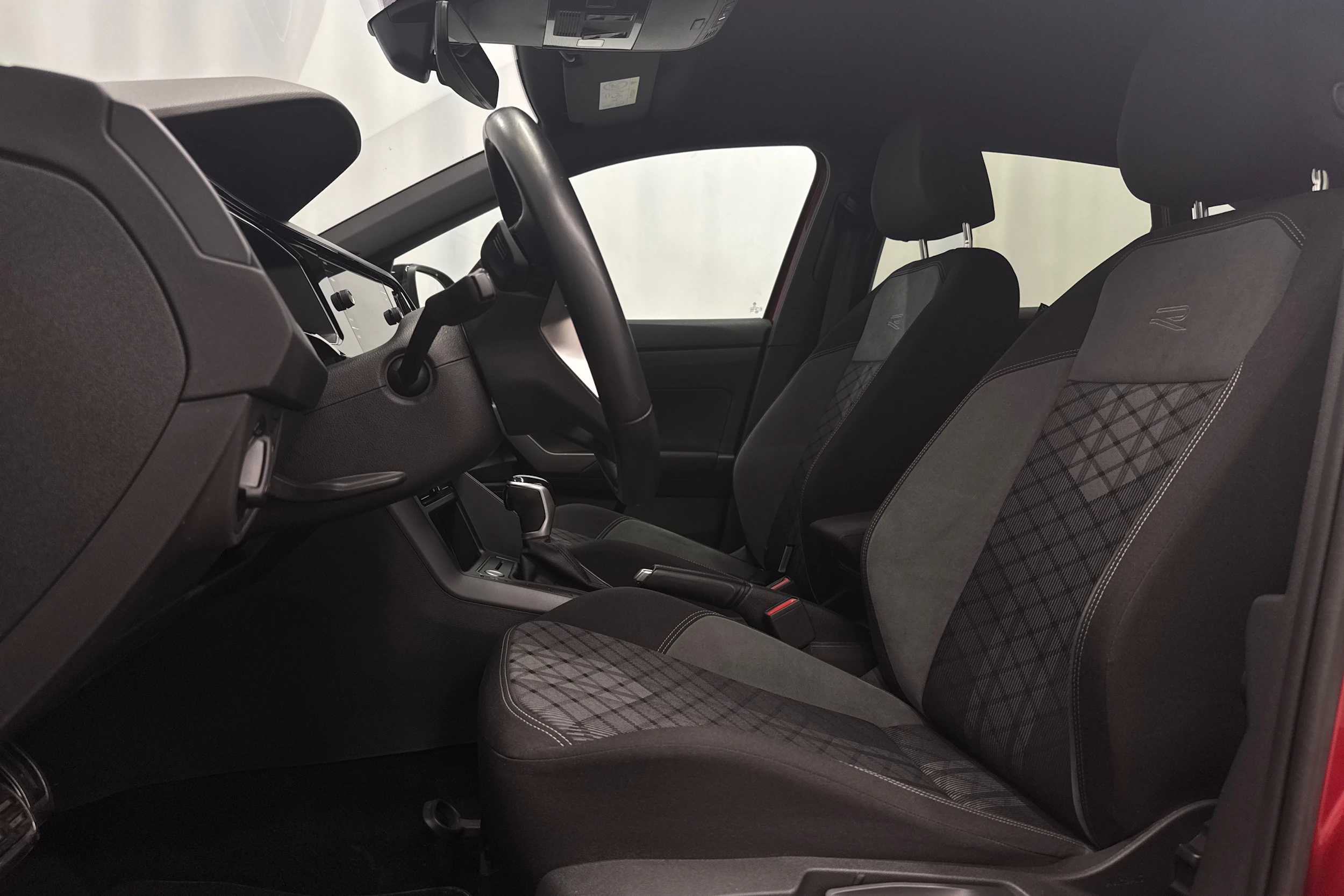 Punainen Volkswagen Taigo 2023 kuva 24.