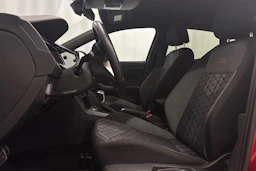 Punainen Volkswagen Taigo 2023 kuva 24.