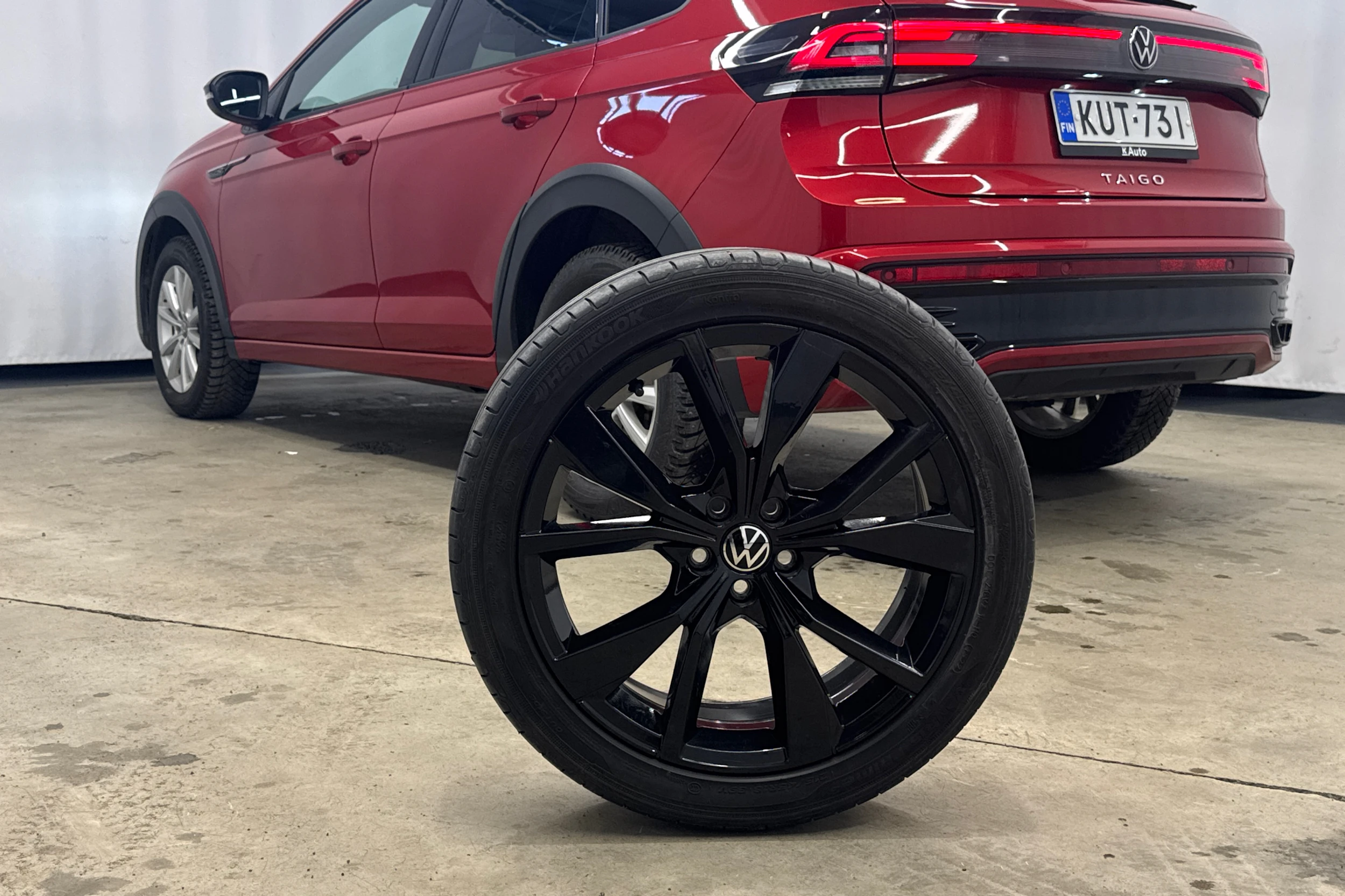 Punainen Volkswagen Taigo 2023 kuva 26.