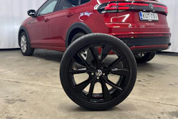 Punainen Volkswagen Taigo 2023 kuva 26.