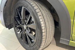 met. vihreä Volkswagen Taigo 2023 kuva 13.