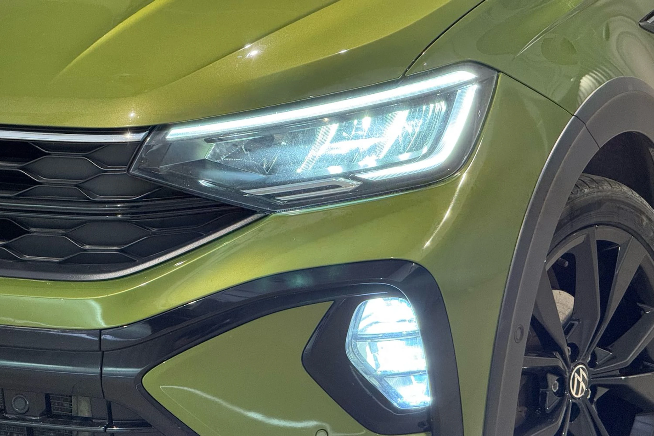 met. vihreä Volkswagen Taigo 2023 kuva 15.