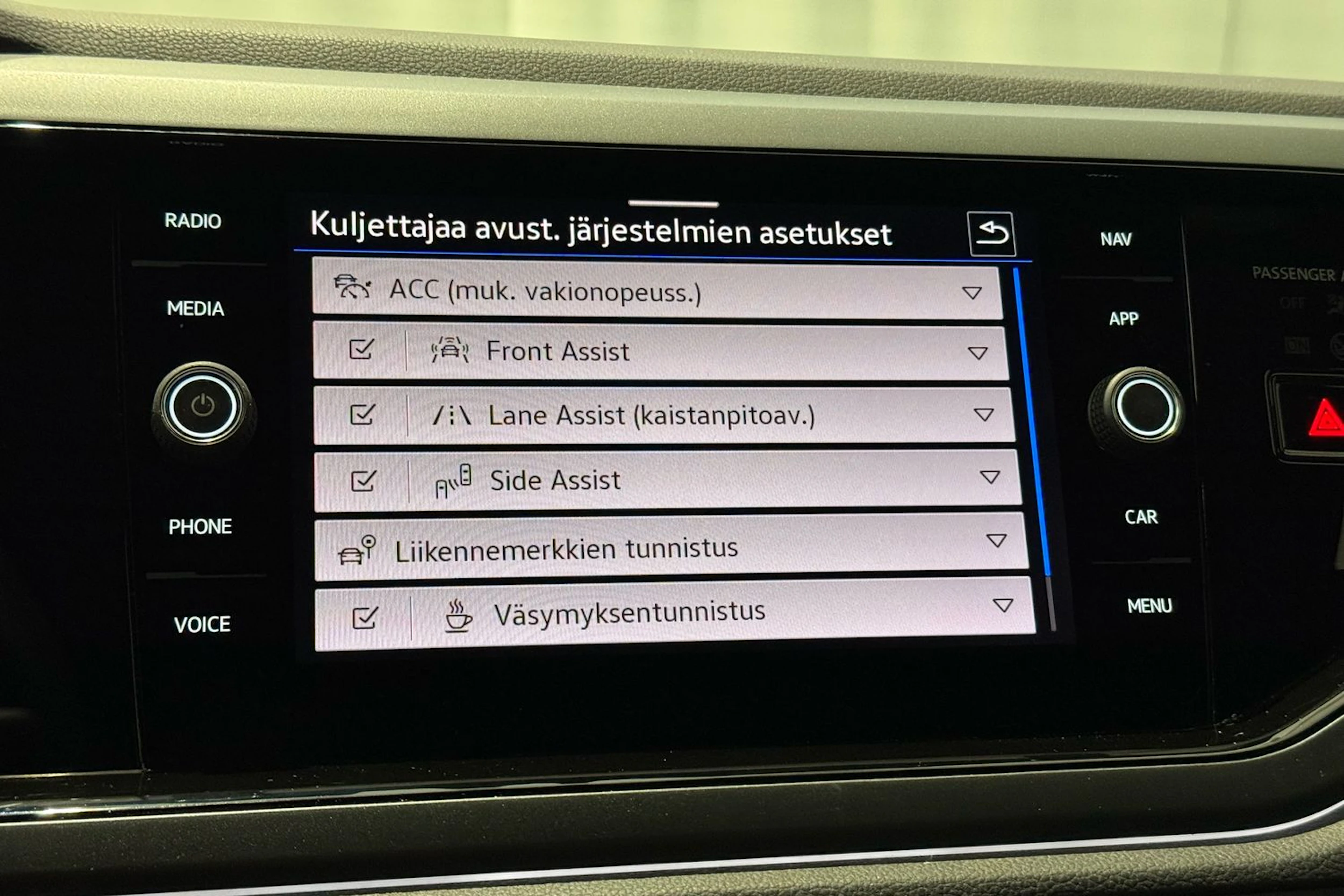 met. vihreä Volkswagen Taigo 2023 kuva 27.