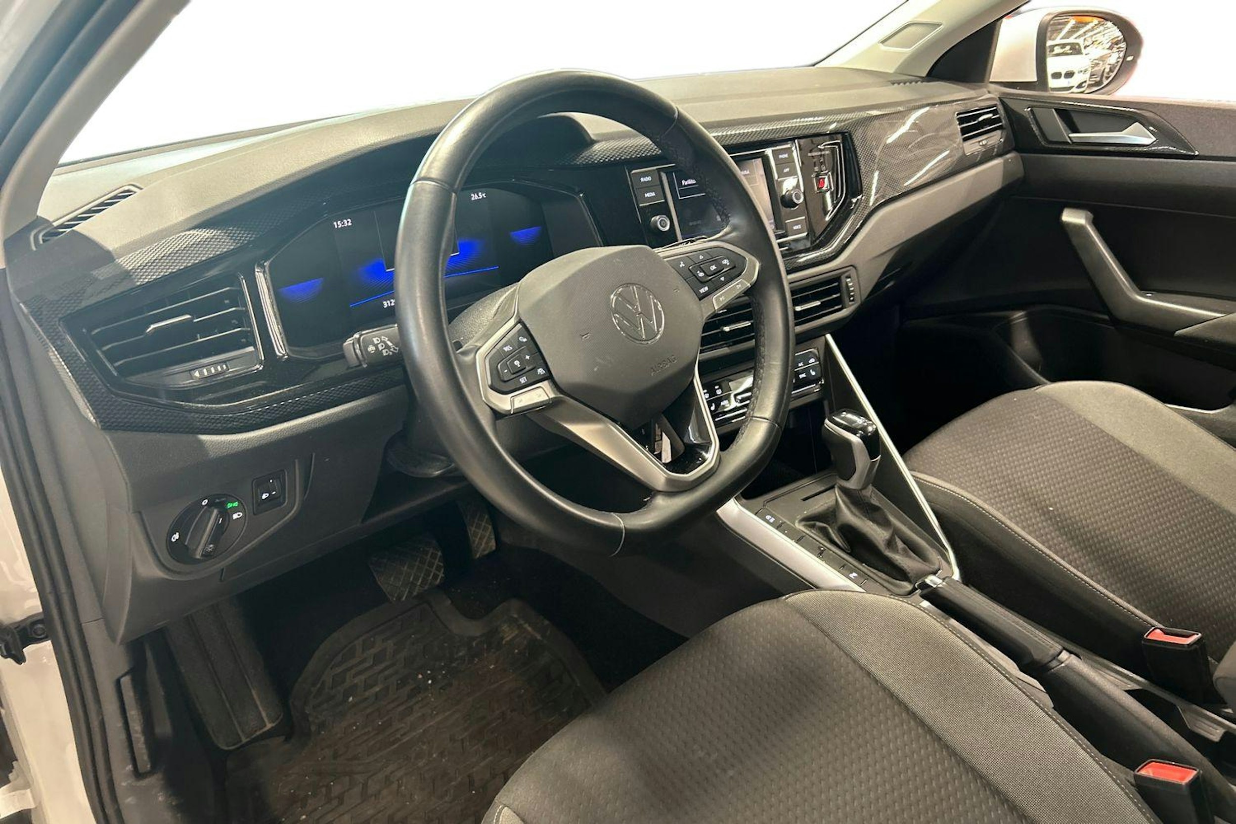 valkoinen Volkswagen Taigo 2023 kuva 3.
