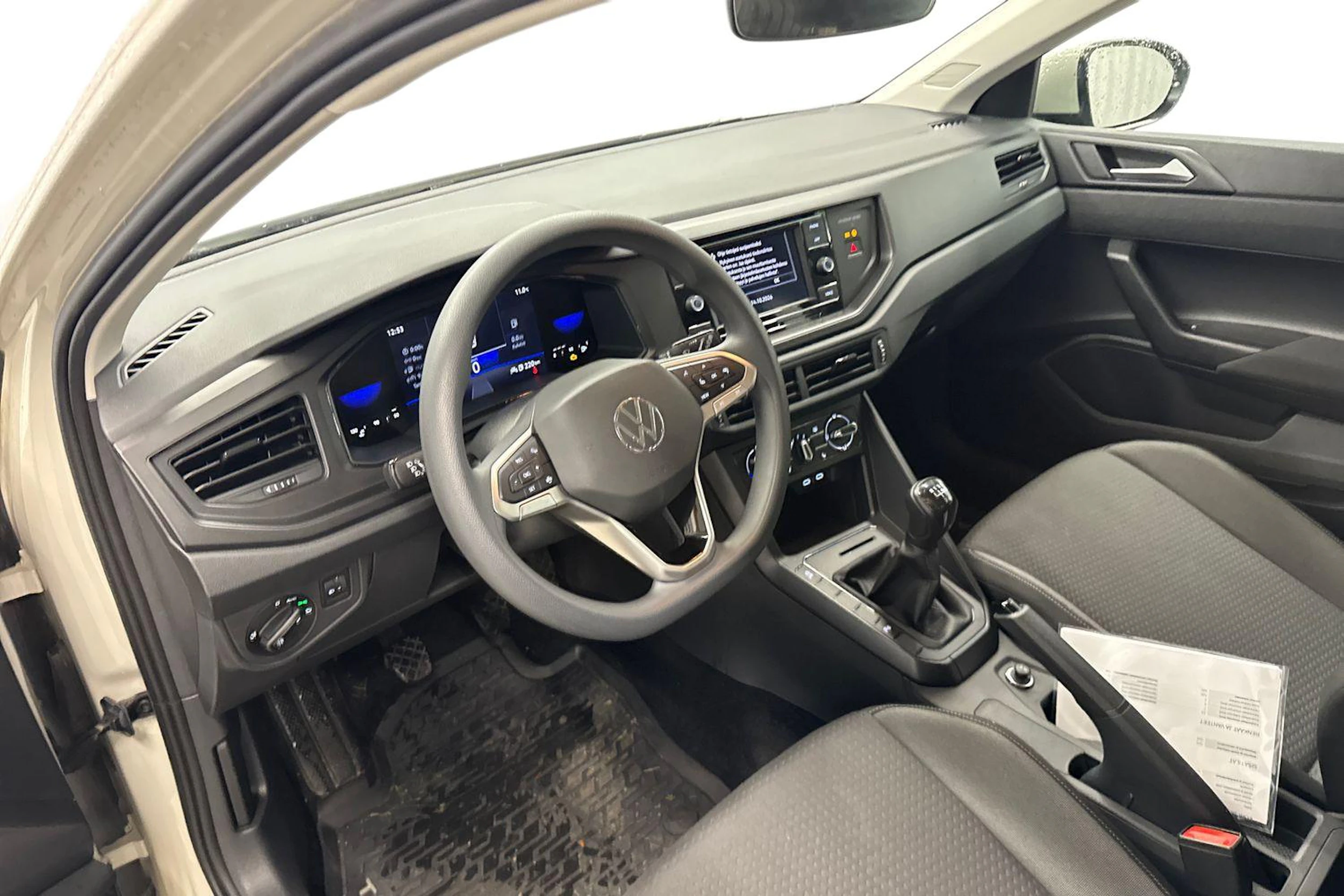 harmaa Volkswagen Taigo 2023 kuva 3.