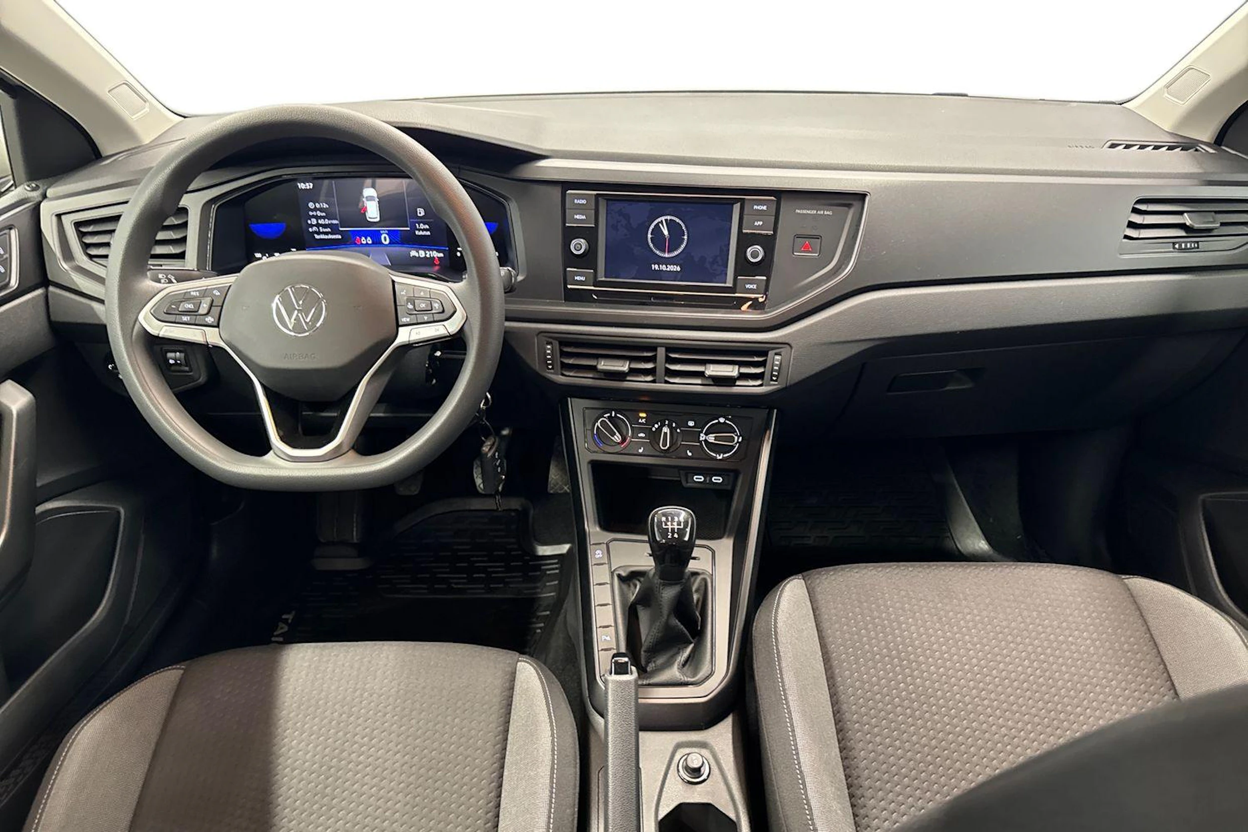harmaa Volkswagen Taigo 2024 kuva 12.