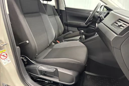 harmaa Volkswagen Taigo 2024 kuva 19.
