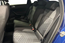 sininen Volkswagen Taigo 2023 kuva 8.