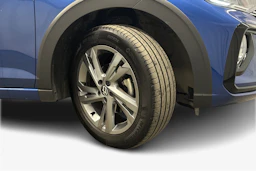 sininen Volkswagen Taigo 2023 kuva 9.