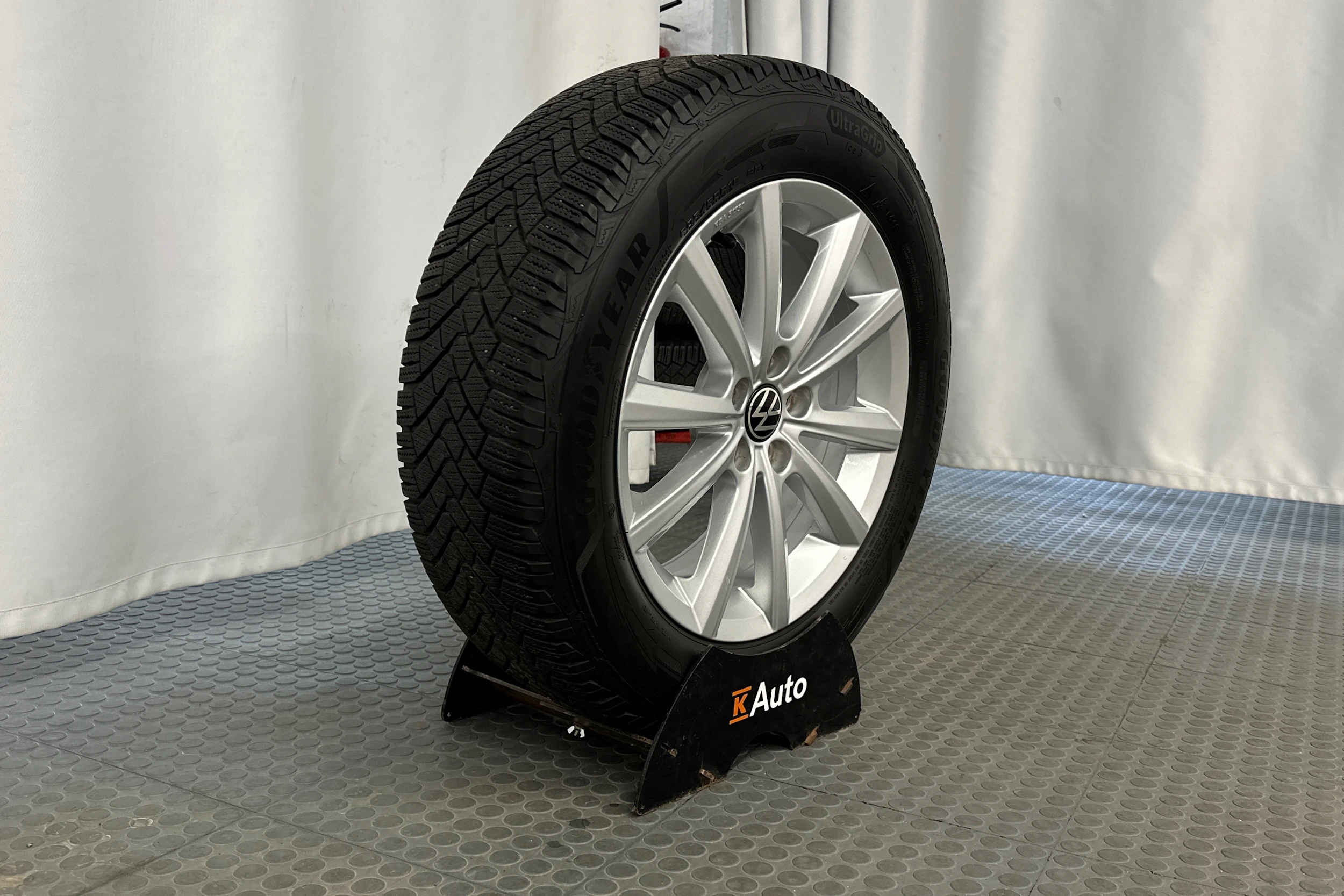 sininen Volkswagen Taigo 2023 kuva 10.