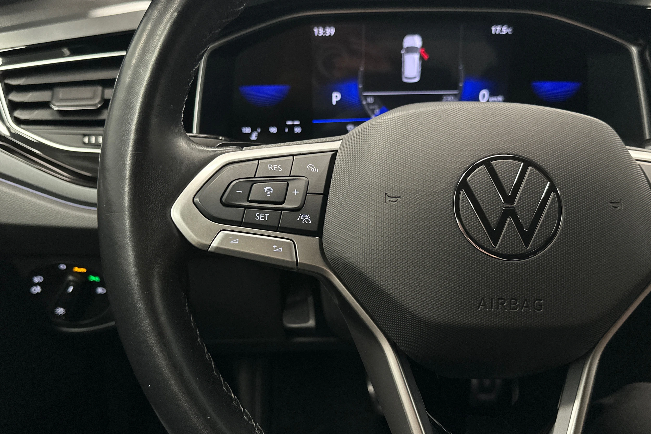 sininen Volkswagen Taigo 2023 kuva 11.