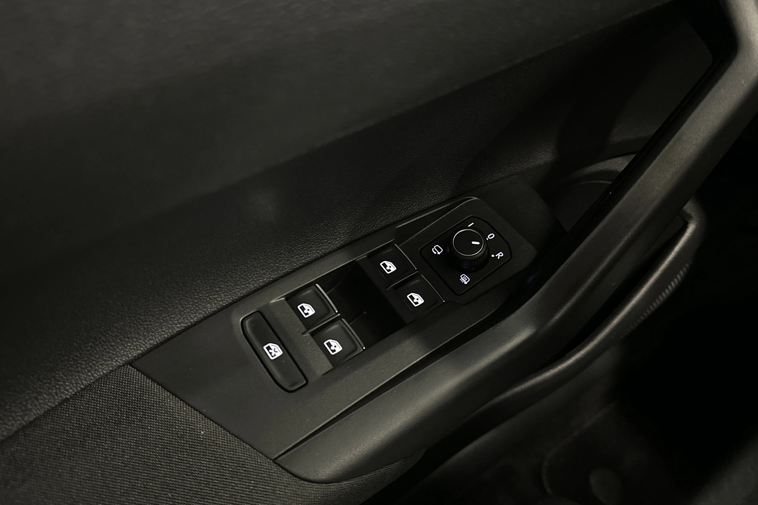 sininen Volkswagen Taigo 2023 kuva 15.