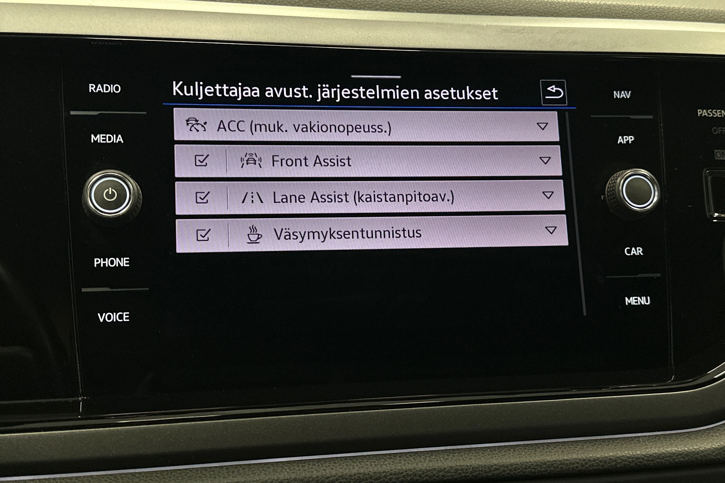 sininen Volkswagen Taigo 2023 kuva 20.