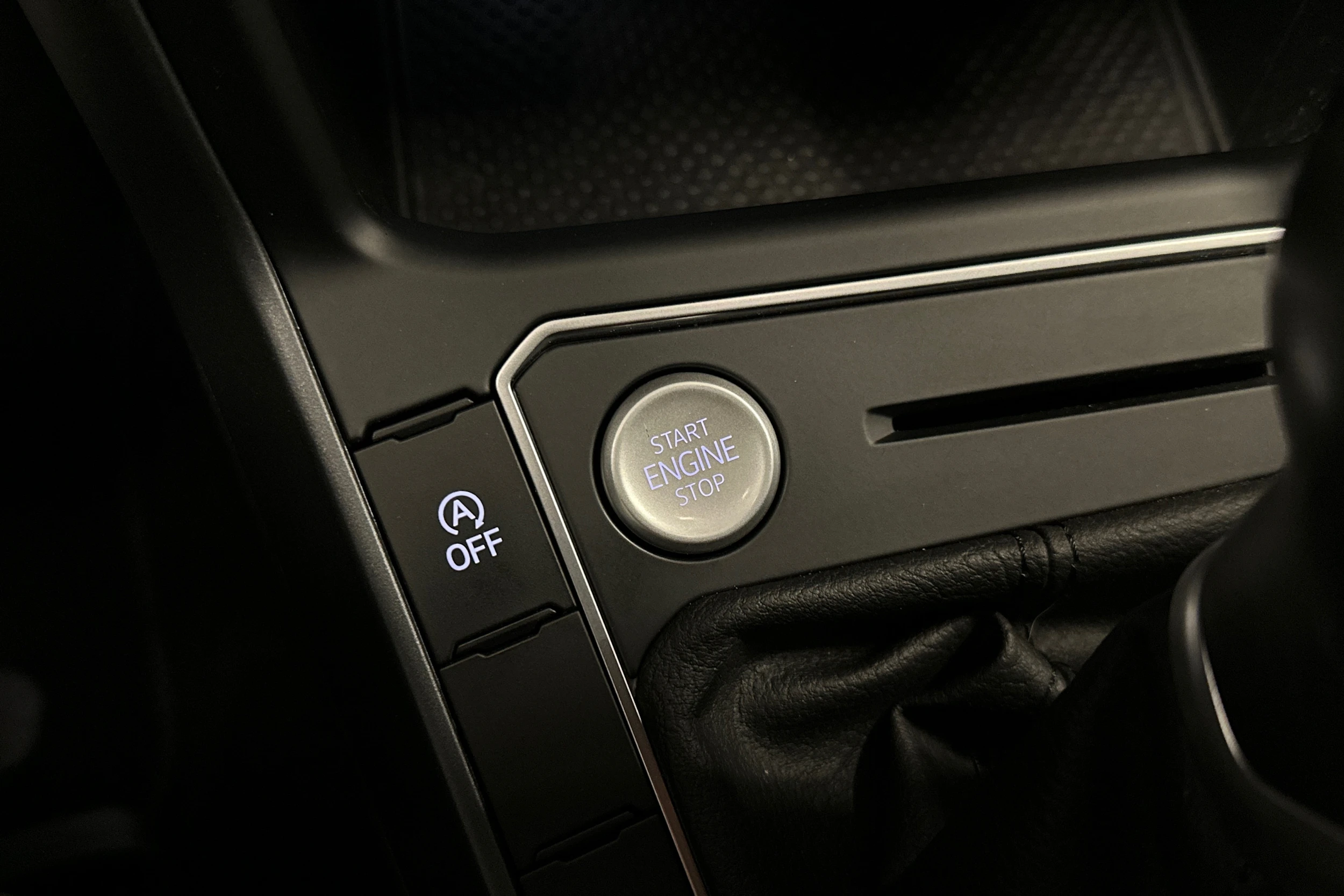 sininen Volkswagen Taigo 2023 kuva 27.