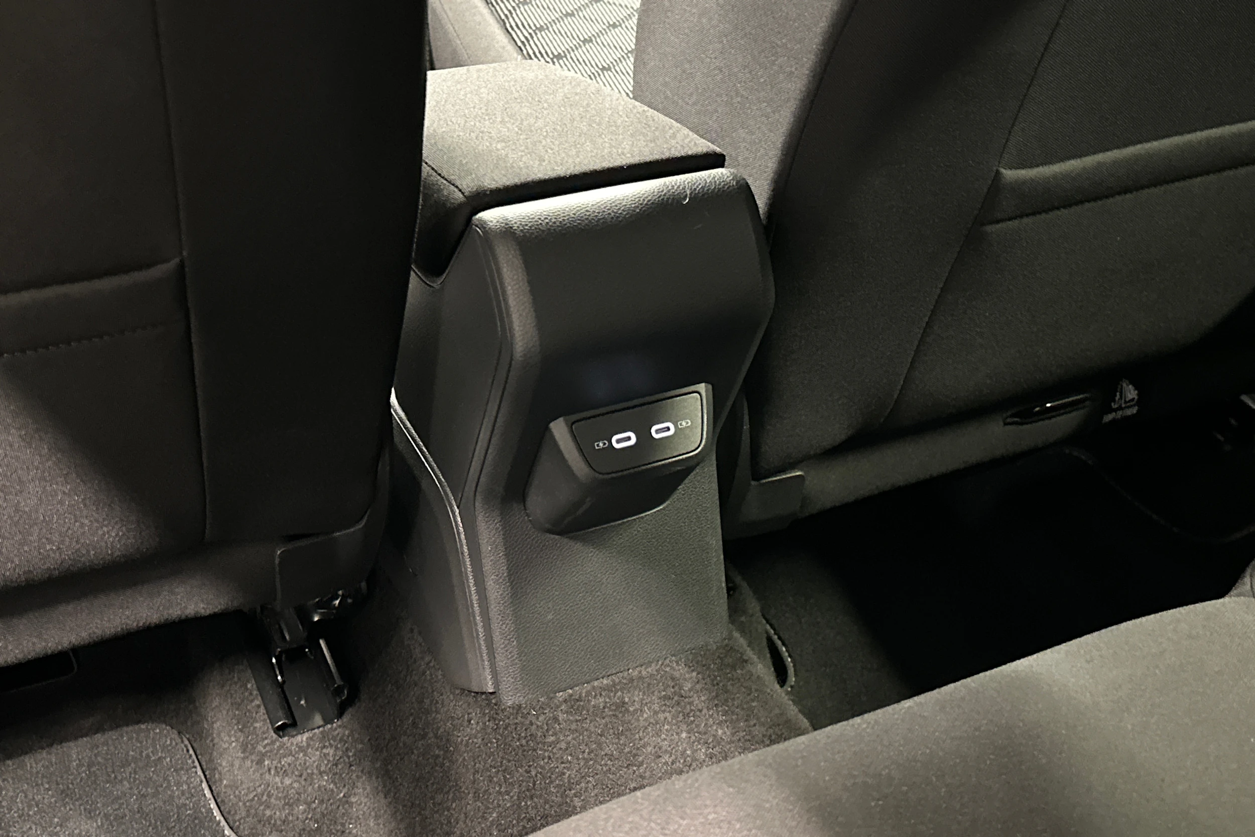 sininen Volkswagen Taigo 2023 kuva 28.